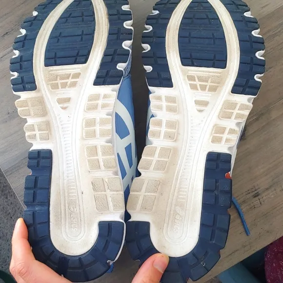 Asics tennis shoes
