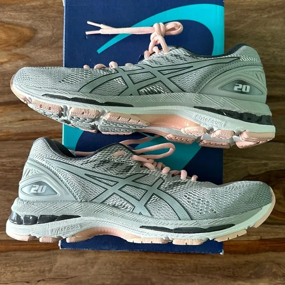 ASICS Women Gel Nimbus 20 Running Shoes NWT SZ 9 seashell pink gray white NIB