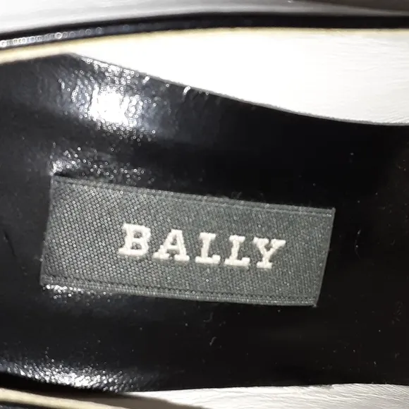 Bally pumps black &amp;white sz 8N crisscross top