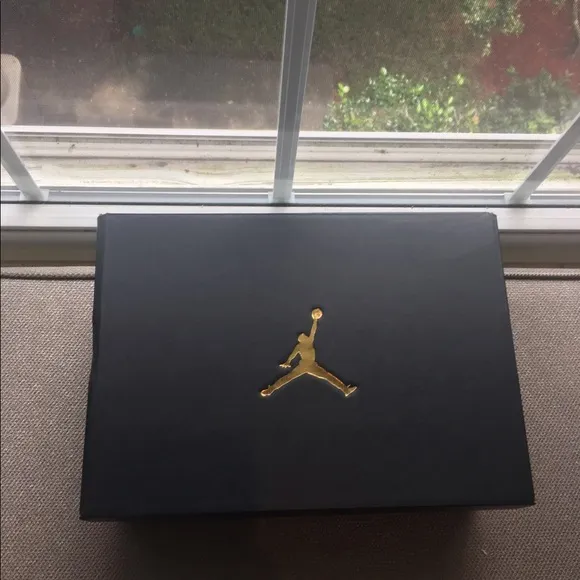 🖤💛🖤💛BLACK JORDAN ACADEMY TENNIS SHOES💛🖤💛🖤