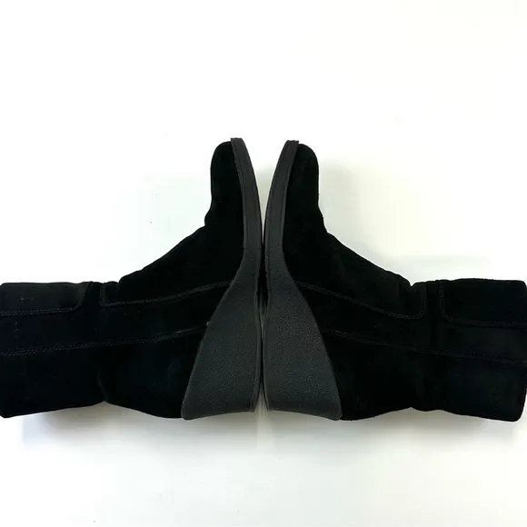 Blondo black suede wedge womens winter zip boot Size 10