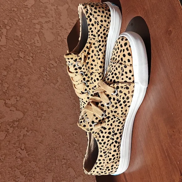 Blowfish Malibu Maxine Cheetah Leopard Print Slip-on Sneakers Tennis Shoes 9