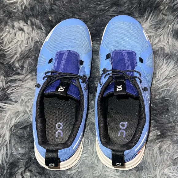 Blue on cloud tennis shoes like new