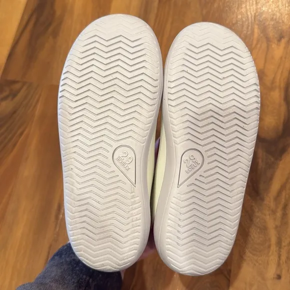 Bobux boys podiatrist approved Velcro tennis shoes size 29 EU 11.5 US