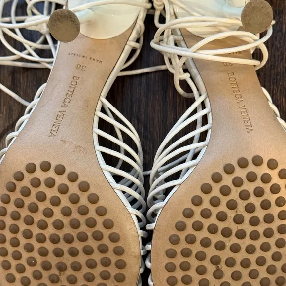 Bottega Venetta white lace up heel