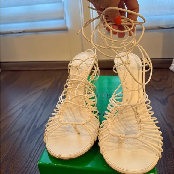 Bottega Venetta white lace up heel