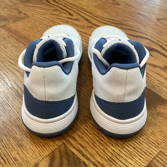 Boy’s Adidas Courtflash Tennis Shoes. Size 2.5. Excellent Condition.