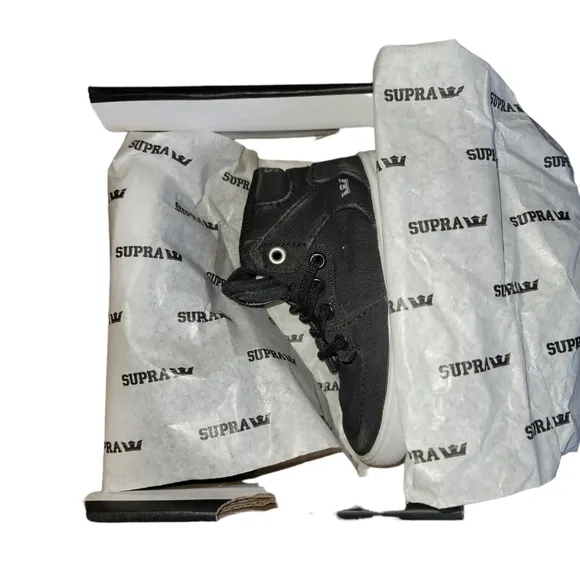 BOYS Supra Hightop Sneakers