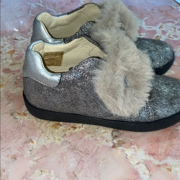 Brand new little girl Falcotto fur shoes size 24