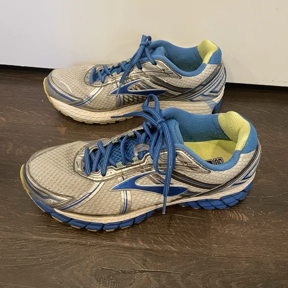 Brooks Adrenaline GTS 15 Running Shoes Low Top Lace Up Men's USA 12 WIDE (D)