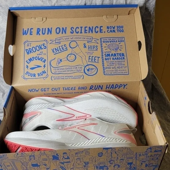 Brooks estate GTS 6  road running shoes Men's size (12.5 D)**