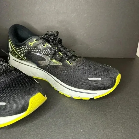 Brooks Ghost 14 Men’s Size 11 Neutral Road Running Shoes Nightlife Black Yellow.