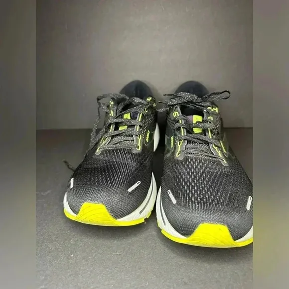 Brooks Ghost 14 Men’s Size 11 Neutral Road Running Shoes Nightlife Black Yellow.