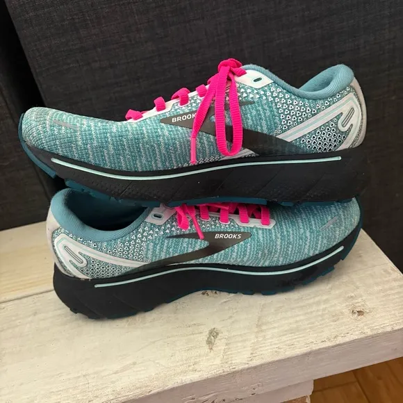 Brooks Ghost 14 Women's Running Shoes Blue Light Teal Gray and Pink Size 8