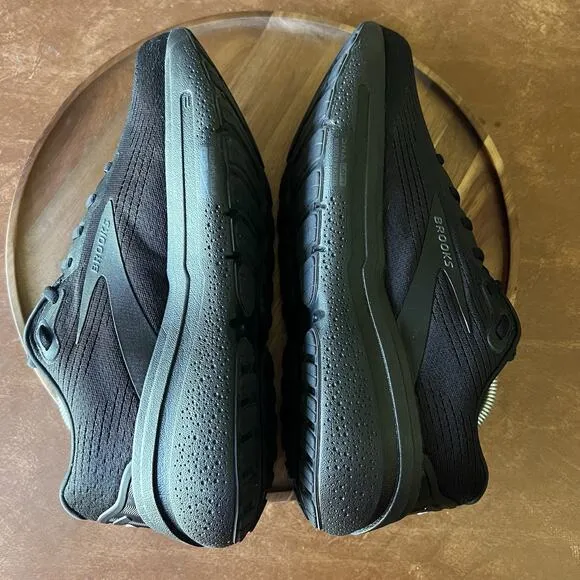 Brooks Ghost MAX Women's 11.5 Men's 10 Triple Black Road Running Sneakers Shoes