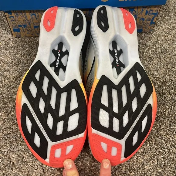 Brooks Hyperion Elite 4