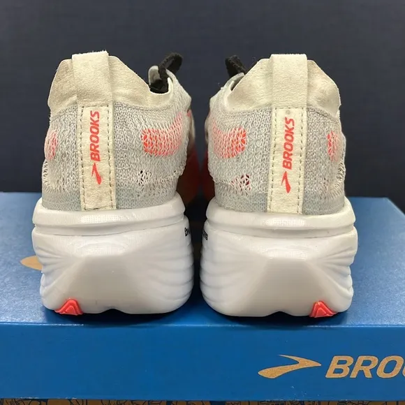 Brooks Hyperion Elite 4