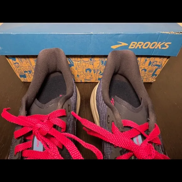 Brooks Hyperion Running Shoes Sneakers Peacoat/Open Air/Lilac Rose Womans 11.5B