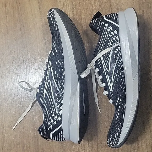 Brooks Levitate 5 Road Running Black Shoes Womens-Size 10