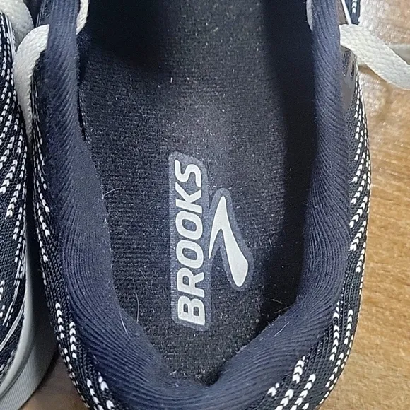 Brooks Levitate 5 Road Running Black Shoes Womens-Size 10