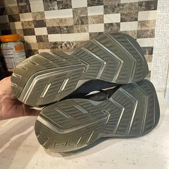 Brooks Tennis Shoes