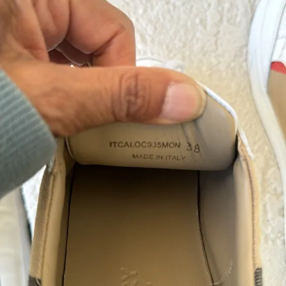 Burberry Tennis Shoes