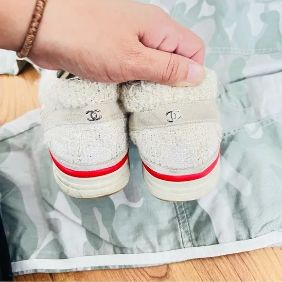 Chanel tennis shoes/ sneakers size 37 twill cream