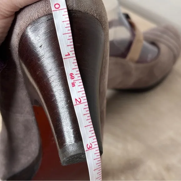 Chie Mihara Konan Gray‎ Suede Pumps Size 38.5, US 8.5