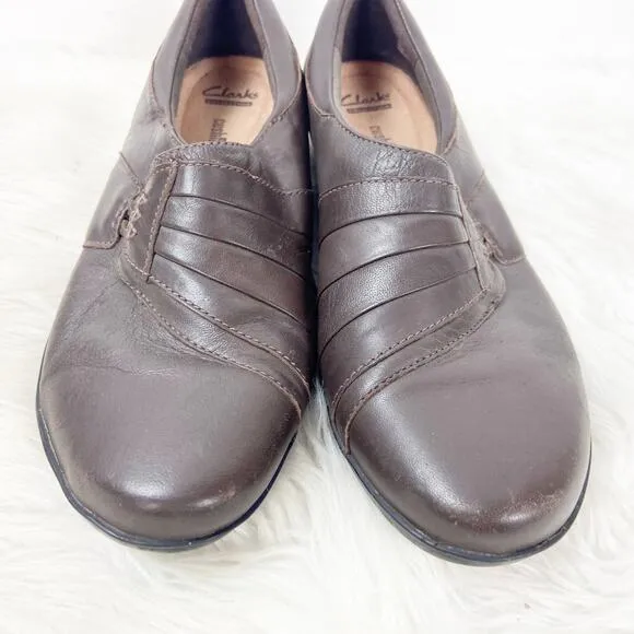 Clarks Collection 9.5 M Womens Brown Leather Ribbed Slip-on Comfort Shoes
