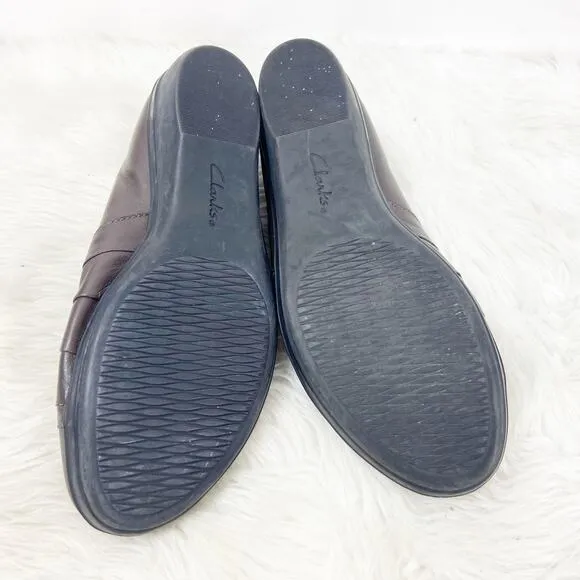 Clarks Collection 9.5 M Womens Brown Leather Ribbed Slip-on Comfort Shoes