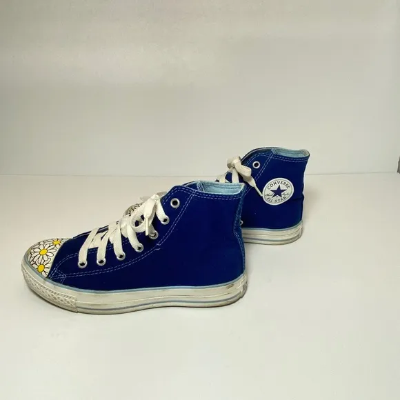 Converse High Top Blue / Daisies Size: M3/W5 Unisex