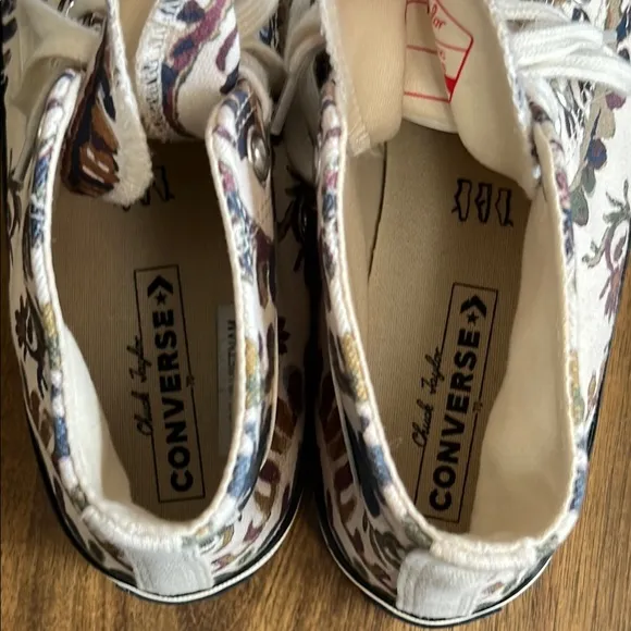 CONVERSE Shoes Women's 10.5 Floral Fall Chuck Taylor All Star High Tops 572545C