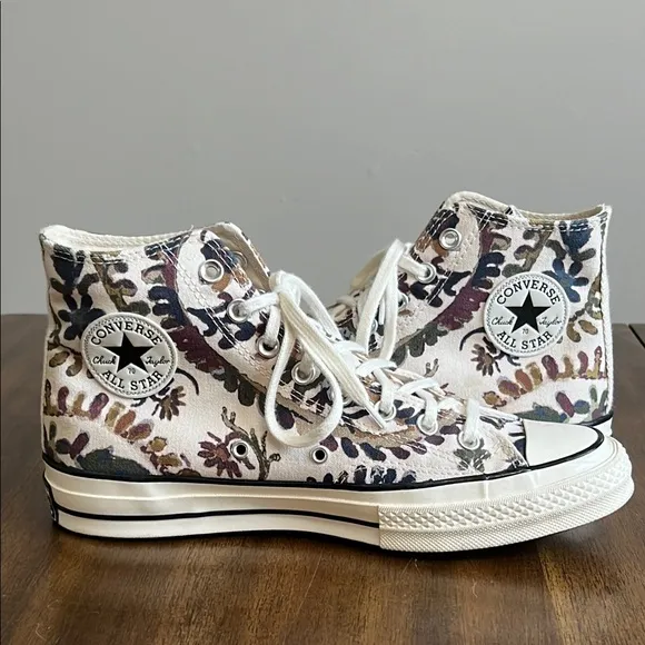 CONVERSE Shoes Women's 10.5 Floral Fall Chuck Taylor All Star High Tops 572545C