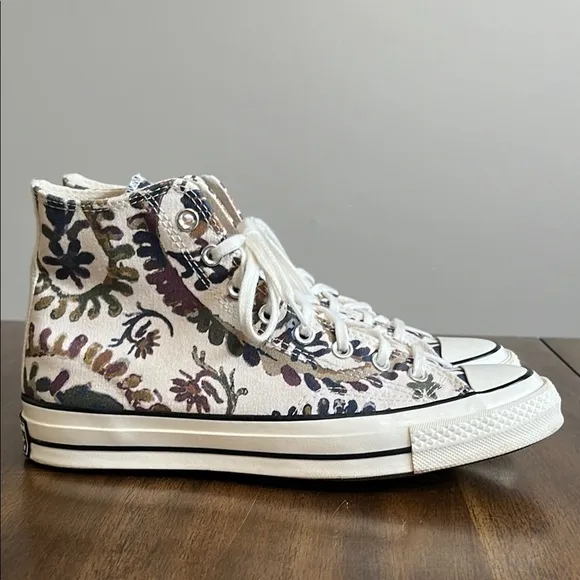 CONVERSE Shoes Women's 10.5 Floral Fall Chuck Taylor All Star High Tops 572545C