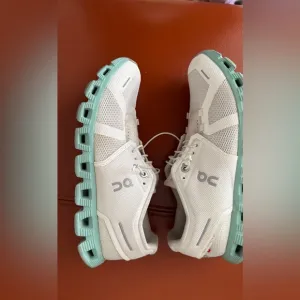 COPY - Cloud 5 on running UNDYED  Swiss Engineering Sneakers