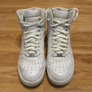 COPY - Nike Hi-AF1 - EUR 41 (Men’s size 8 / Women’s Size 10)