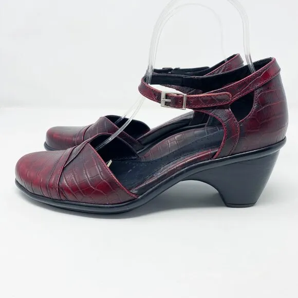 Dansko Red Leather Croc Embossed Closed Toe Heels Women's Size 39 Comfort Shoes