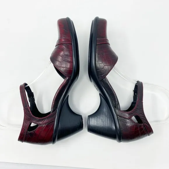 Dansko Red Leather Croc Embossed Closed Toe Heels Women's Size 39 Comfort Shoes