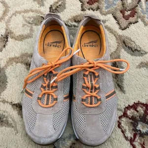 Dansko tan/orange tennis shoes size 38