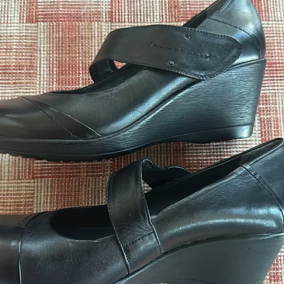 Dansko Women's Black Wedge Shoes