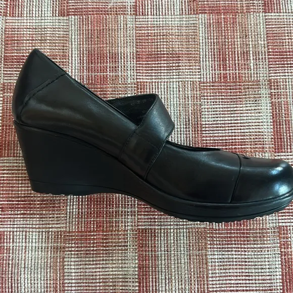 Dansko Women's Black Wedge Shoes