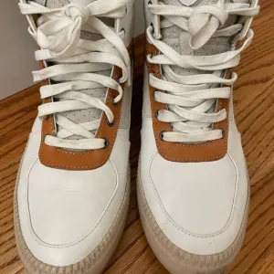 Diesel White and Tan High-Top Tennis Shoes Sneakers