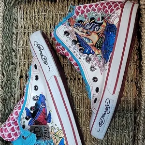 Ed hardy mermaid hi top shoes sz 6 nice condition