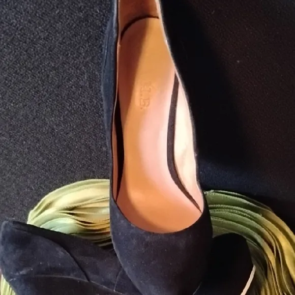 Elegant Black Wedge Heels