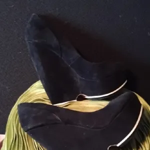 Elegant Black Wedge Heels
