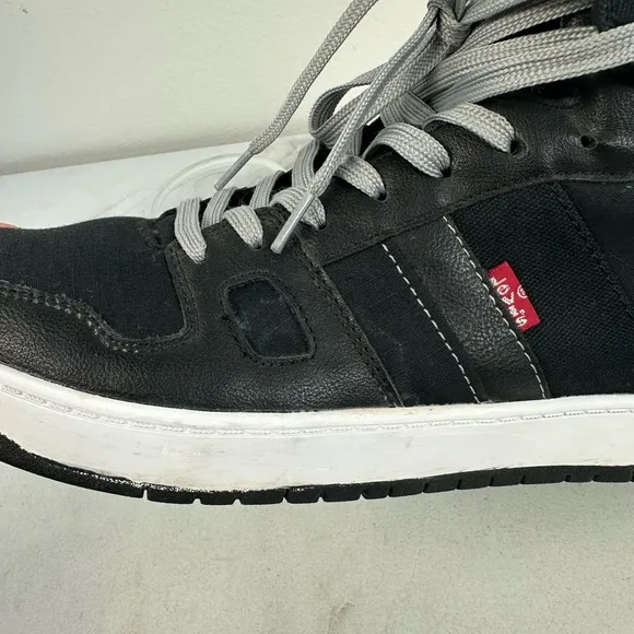 EUC Levi's BB Hi Men's High-Top Sneakers Tennis Shoes Gray Black, Sz 11