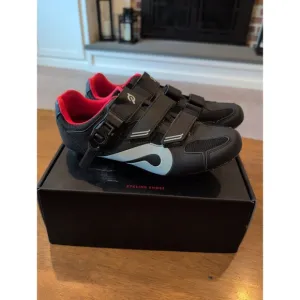 EUC Peloton cycling shoes with look delta cleats and box EU 44 US men's 10.5