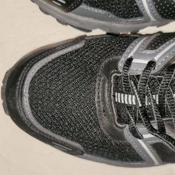 Fila shoes athletic black and gray, tennis shoes, sneakers sz 12