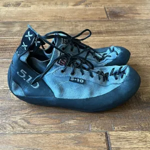 Five Ten 5.10 Rock Climbing Shoes Lace Up Blue Size EU 40 / Men 7.5 / Women 8.5