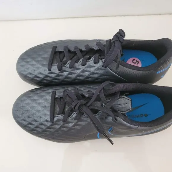 Football shoes Nike Tiempo Legend 8 Academy FG / M